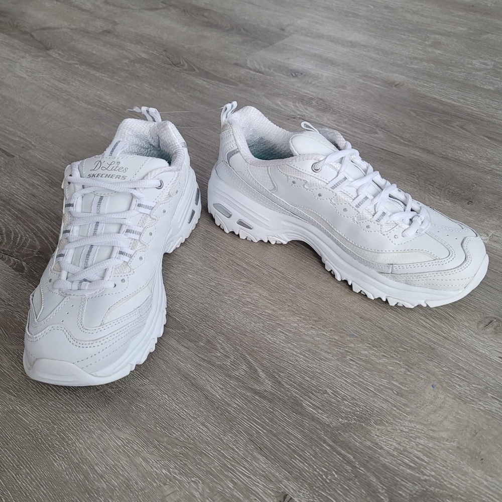Sketchers D’Lites Fresh Start Women’s Shoes  EUC